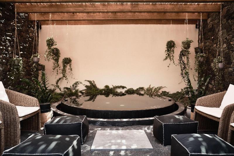 Istoria, A Member Of Design Hotels Perissa Exterior foto